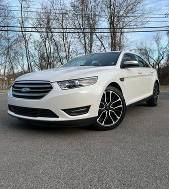 2018 Ford Taurus SEL