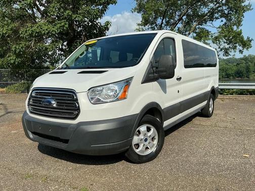 Oxford White 2017 Ford Transit-350 XL