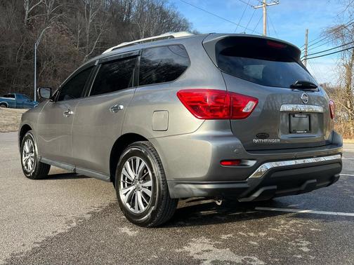 2020 Nissan Pathfinder SL 2WD