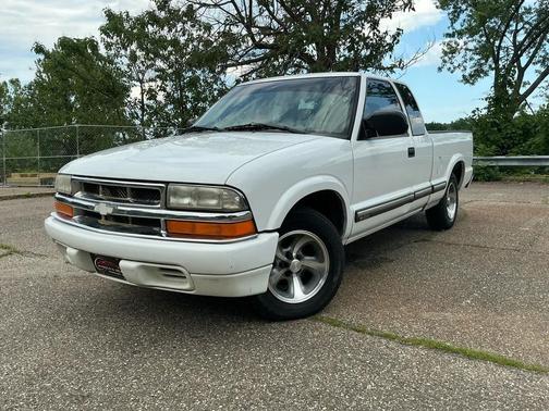 Summit White 2001 Chevrolet S-10 Base