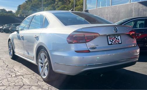 2017 Volkswagen Passat 1.8T SEL Premium