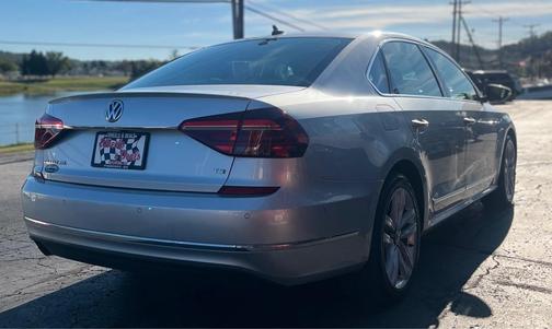 2017 Volkswagen Passat 1.8T SEL Premium