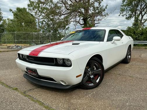 Bright White Clearcoat 2012 Dodge Challenger SXT