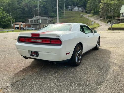 Bright White Clearcoat 2012 Dodge Challenger SXT