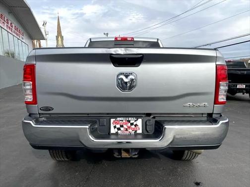 2022 RAM 2500 Tradesman Crew Cab 4x4 6'4' Box