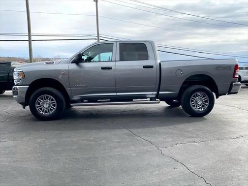 2022 RAM 2500 Tradesman Crew Cab 4x4 6'4' Box