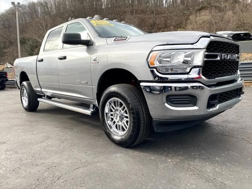 2022 RAM 2500 Tradesman Crew Cab 4x4 6'4' Box
