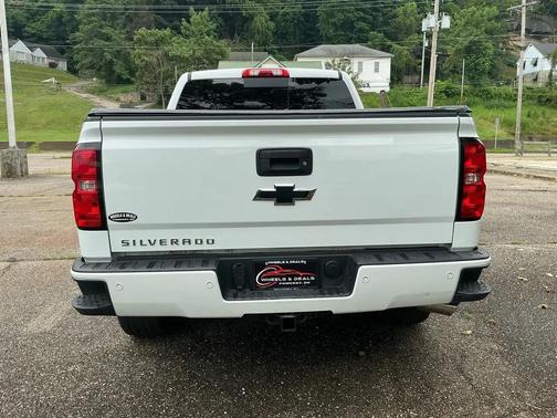 WHITE 2017 Chevrolet Silverado 1500 2LT