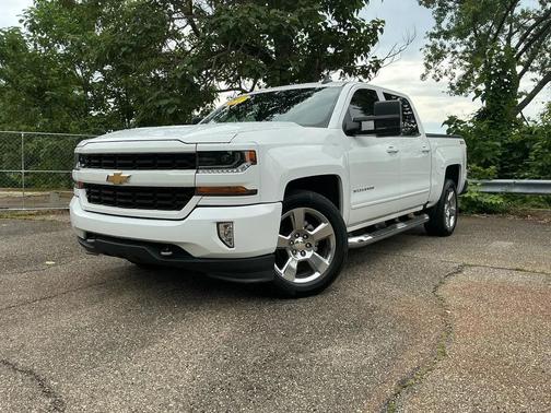 WHITE 2017 Chevrolet Silverado 1500 2LT