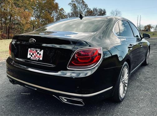 2019 Kia K900 Luxury