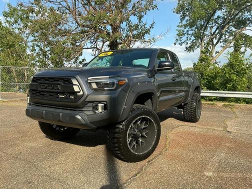 Magnetic Gray Metallic 2016 Toyota Tacoma SR