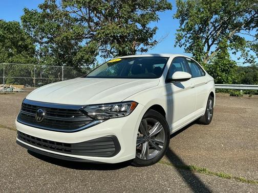 Opal White Pearl 2024 Volkswagen Jetta 1.5T SE
