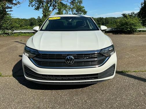 Opal White Pearl 2024 Volkswagen Jetta 1.5T SE