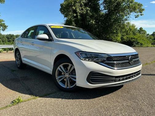 Opal White Pearl 2024 Volkswagen Jetta 1.5T SE
