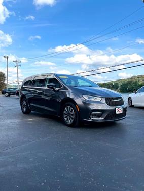 2022 Chrysler Pacifica Hybrid Touring L