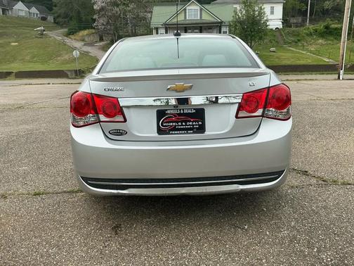 Silver Ice Metallic 2015 Chevrolet Cruze 1LT