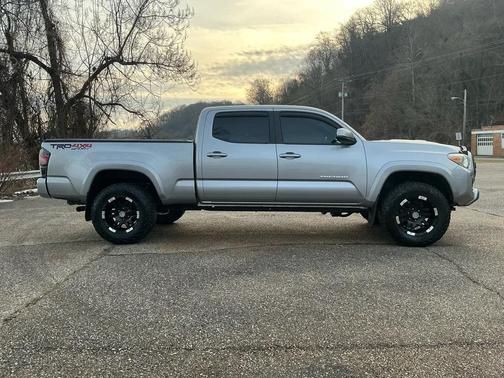 2017 Toyota Tacoma SR5