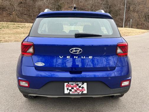 2022 Hyundai VENUE SEL