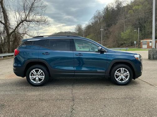 Blue Emerald Metallic 2020 GMC Terrain SLE