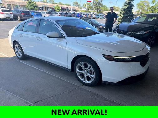 Platinum White Pearl 2023 Honda Accord