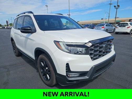 Platinum White Pearl 2023 Honda Passport
