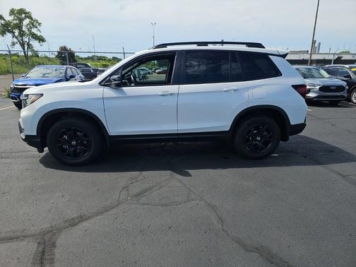Platinum White Pearl 2023 Honda Passport