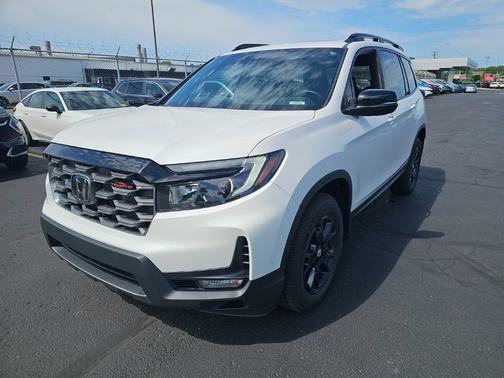 Platinum White Pearl 2023 Honda Passport