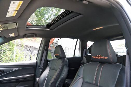 Platinum White Pearl 2023 Honda Passport
