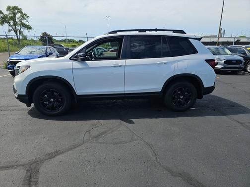 Platinum White Pearl 2023 Honda Passport