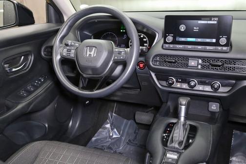 Crystal Black Pearl 2024 Honda HR-V