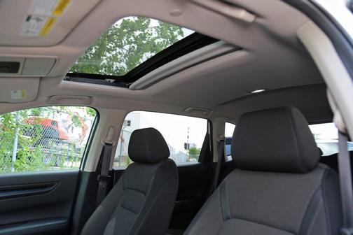 Platinum White Pearl 2024 Honda CR-V