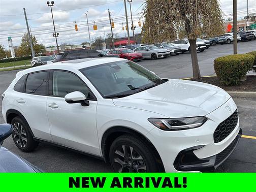 Platinum White Pearl 2026 Honda HR-V