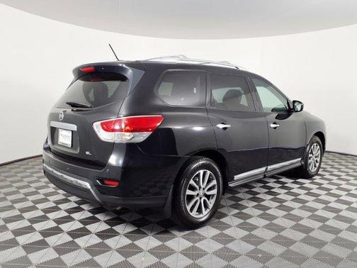2016 Nissan Pathfinder SL