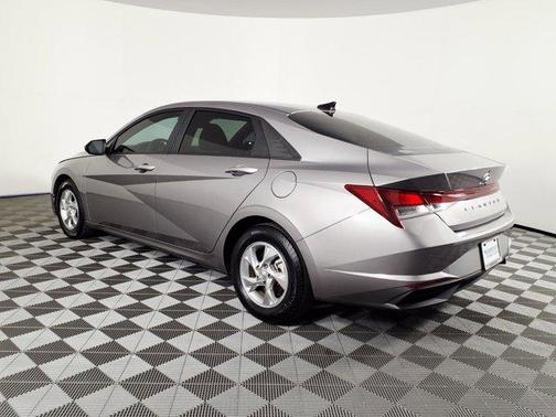Metal 2023 Hyundai ELANTRA SE