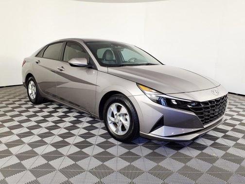 Metal 2023 Hyundai ELANTRA SE