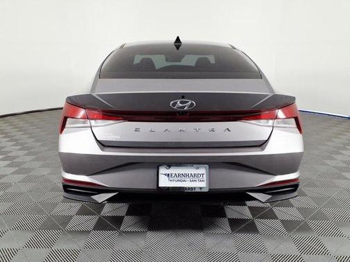 Metal 2023 Hyundai ELANTRA SEL