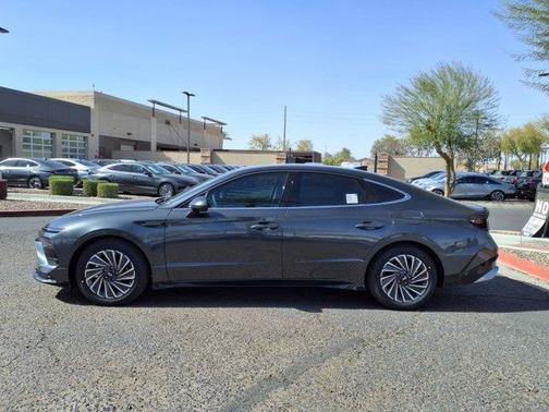 2025 Hyundai SONATA Hybrid Limited
