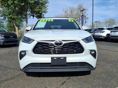 2022 Toyota Highlander LE