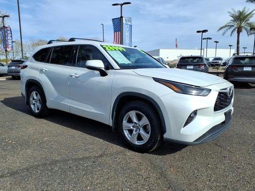 2022 Toyota Highlander LE