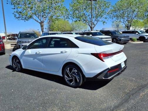 2025 Hyundai ELANTRA Limited