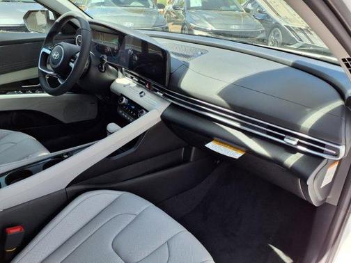 2025 Hyundai ELANTRA HEV Limited