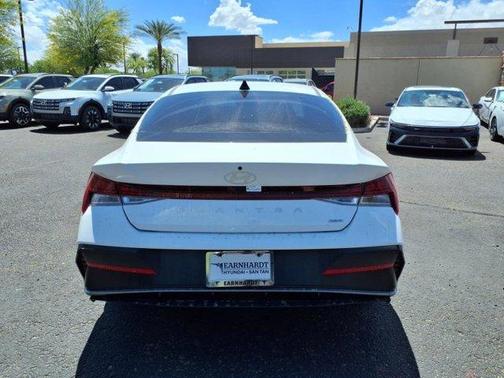 2025 Hyundai ELANTRA HEV Limited