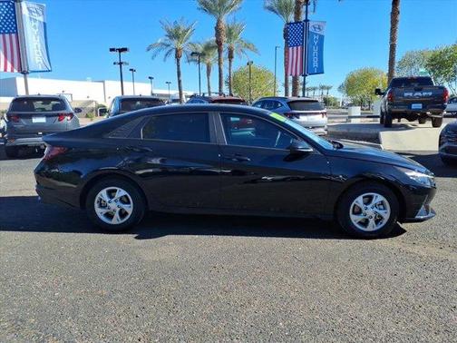 2023 Hyundai ELANTRA SE