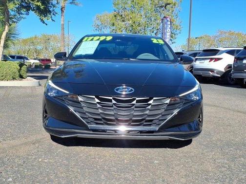 2023 Hyundai ELANTRA SE