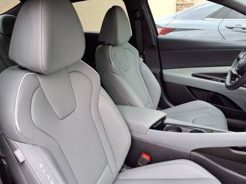 2025 Hyundai ELANTRA HEV Limited