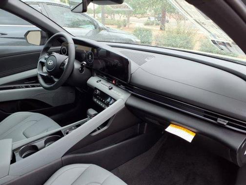 2025 Hyundai ELANTRA HEV Limited