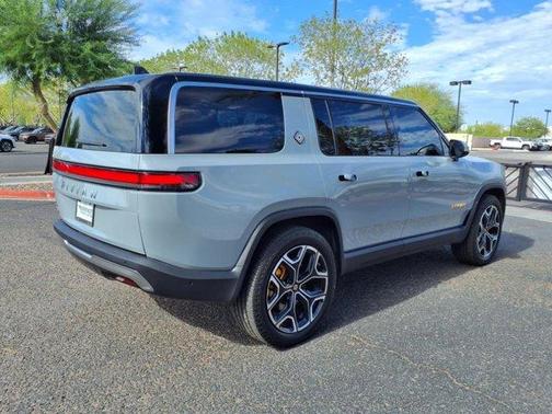 2023 Rivian R1S Adventure Quad Motor Large Pack