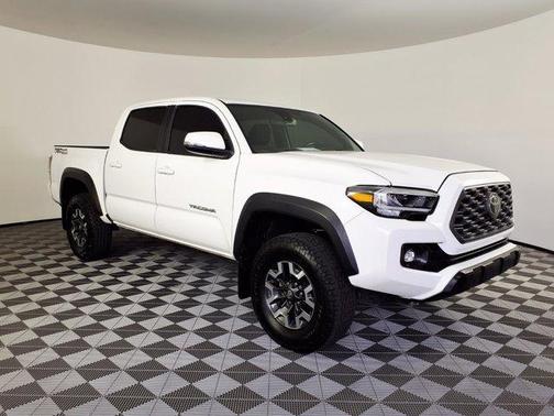 SELECT 2021 Toyota Tacoma