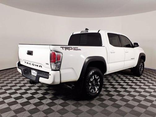 SELECT 2021 Toyota Tacoma