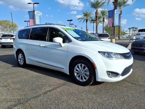 2018 Chrysler Pacifica Touring-L